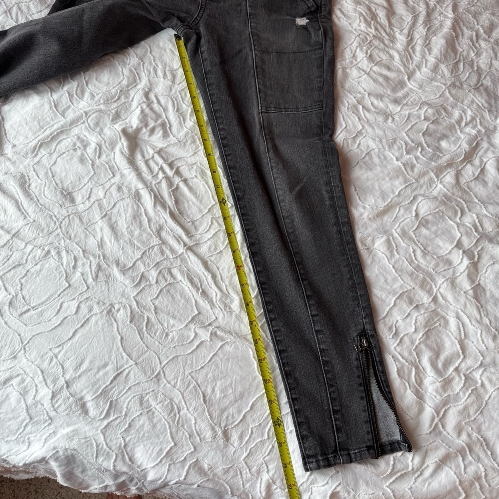 Treasure & Bond Gray Black Distressed Denim Jeans with Zipper Ankle - Picture 7 of 11